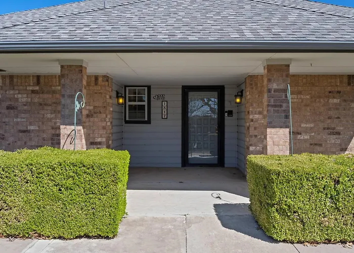 Just Like Home #15:Moore 5Bd,4Ba W/Pool & Hot Tub
